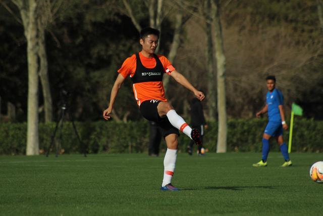 东契奇35+10哈登乔治低迷 独行侠大胜快船3-2